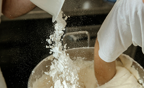 baeckerei-neulinger-tagdesdtbrotes-teaser-490x300-1 Beim Brot Backen